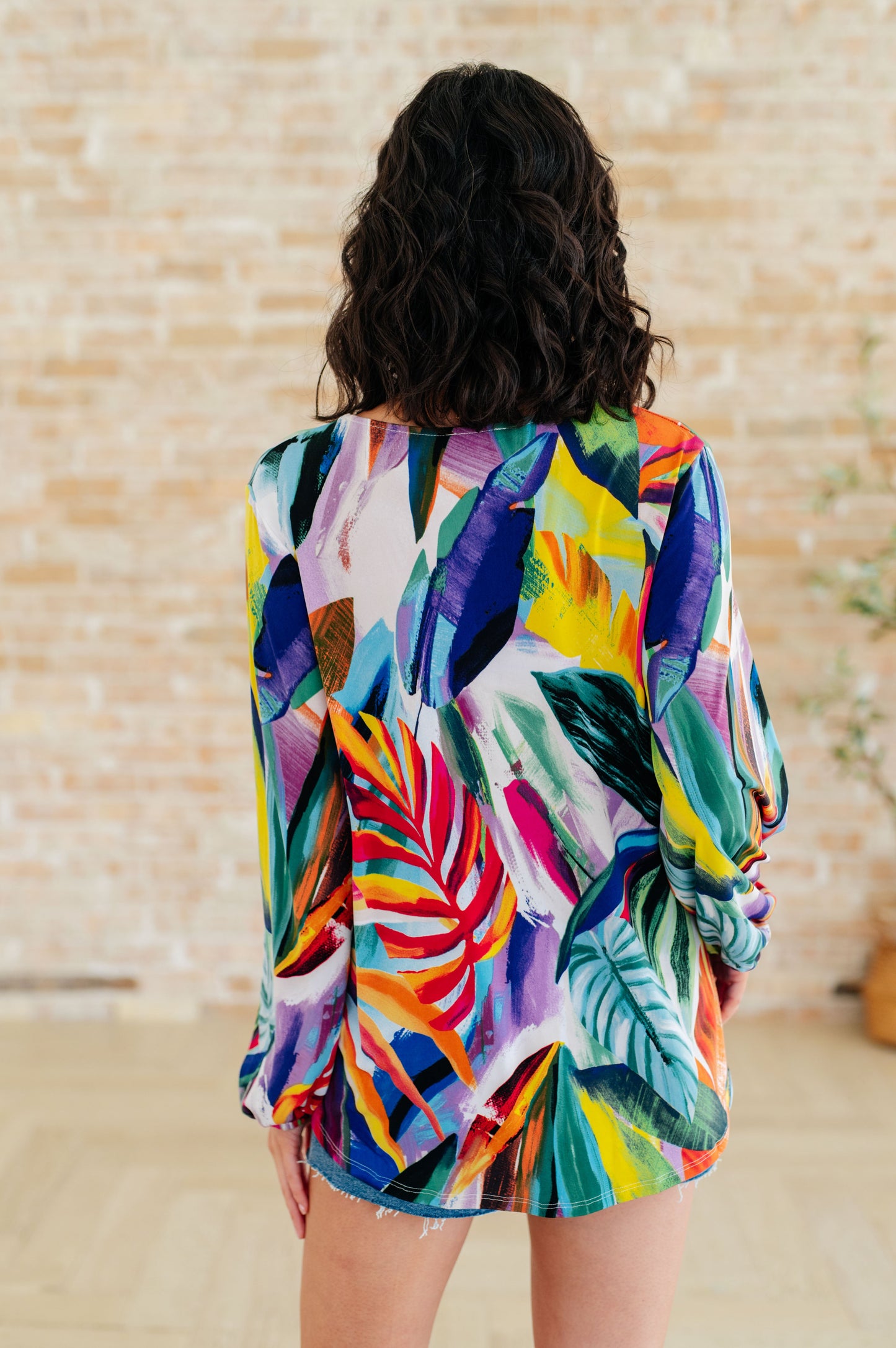 Blusa con cuello redondo en todo el mundo