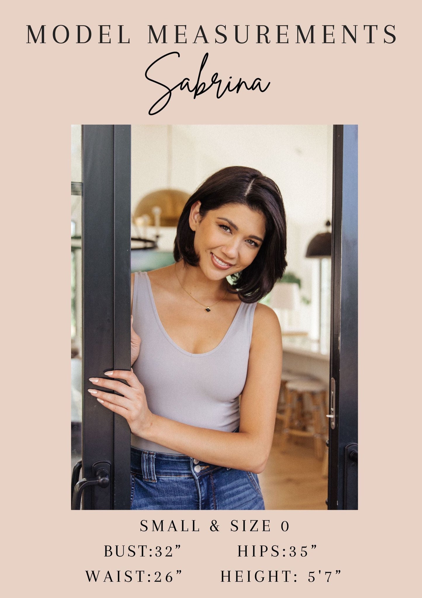 Blusa con cuello redondo en todo el mundo