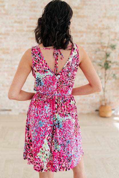 Vestido con cuello en V Bless Your Heart en fucsia neón