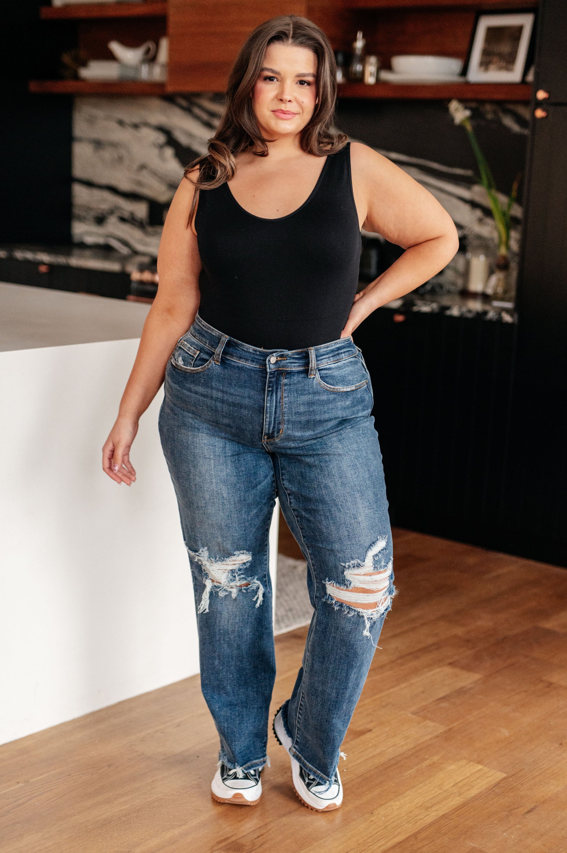 Rose High Rise 90's Straight Jeans in Dark Wash - Dahlia Boutique