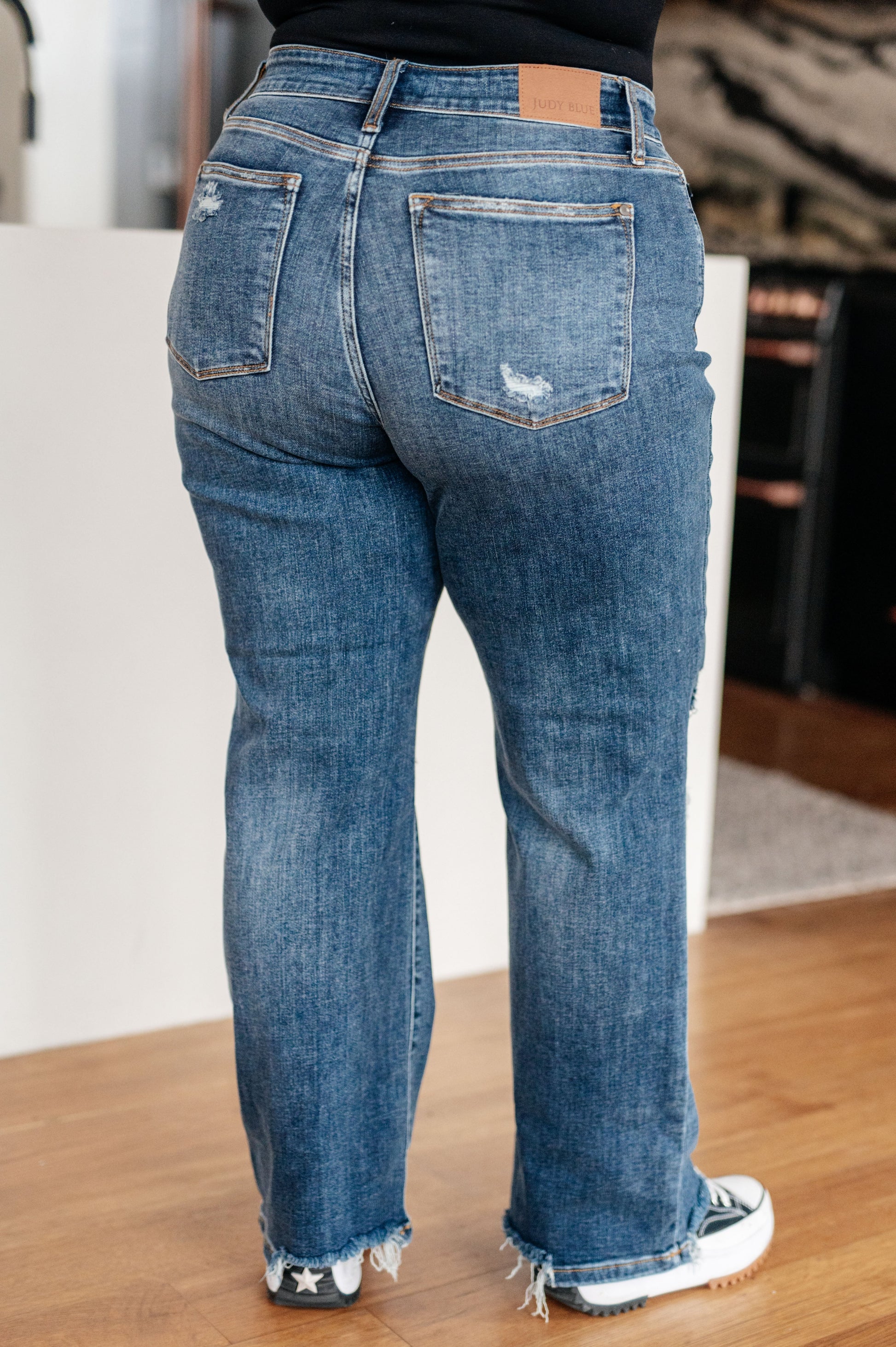 Rose High Rise 90's Straight Jeans in Dark Wash - Dahlia Boutique