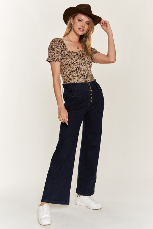 JEANS ANCHO CON BOTONES DE CINTURA ALTA JBJ1087P