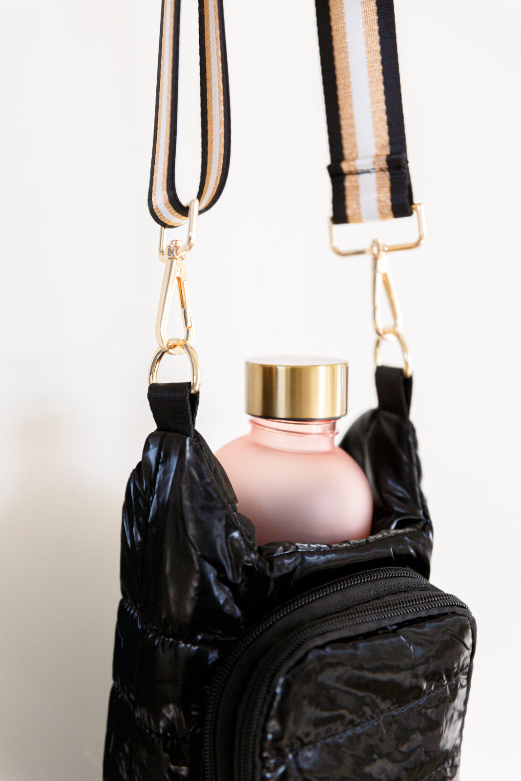 Gotcha Girl Puffer Tumbler Tote in Black - Dahlia Boutique