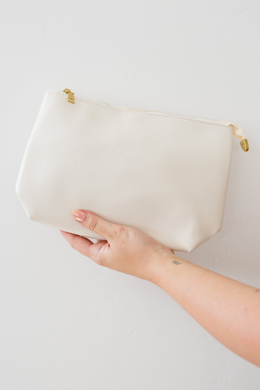 Road Less Traveled Handbag with Zipper Pouch in Cream - Dahlia Boutique