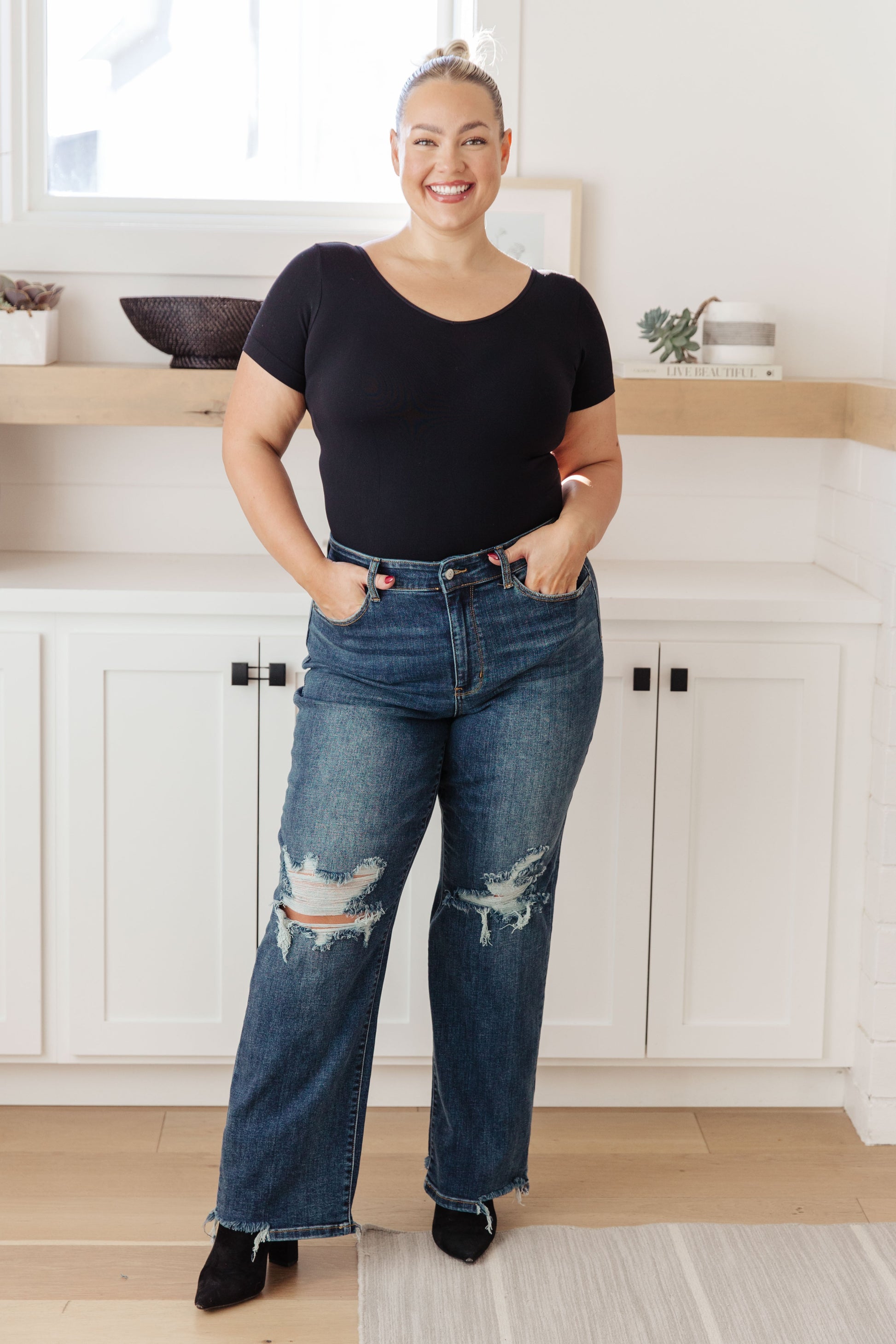 Rose High Rise 90's Straight Jeans in Dark Wash - Dahlia Boutique