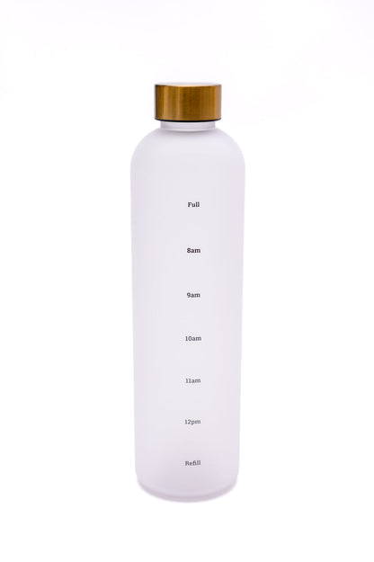 Sippin' Pretty 32 oz Translucent Water Bottle in White & Gold - Dahlia Boutique